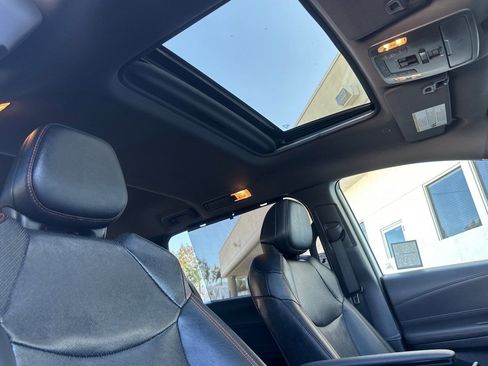 Used 2024 Toyota Sienna XSE w/ XSE Premium Package image 18