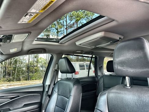 Used 2022 Honda Pilot Elite image 19