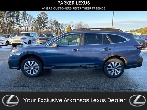 Used 2022 Subaru Outback Premium image 1
