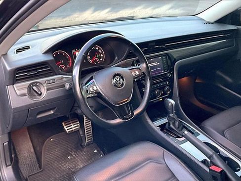 Used 2020 Volkswagen Passat 2.0T R-Line image 13