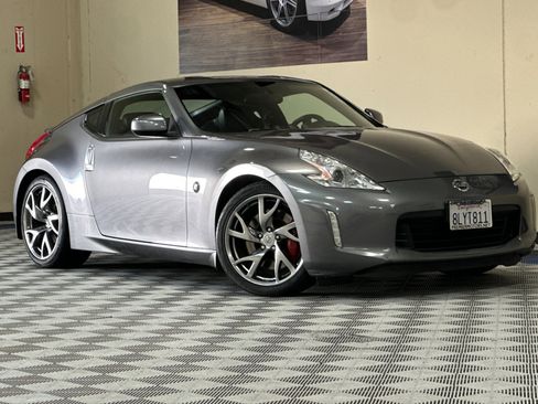 Used 2014 Nissan 370Z Touring w/ Sport Package image 2