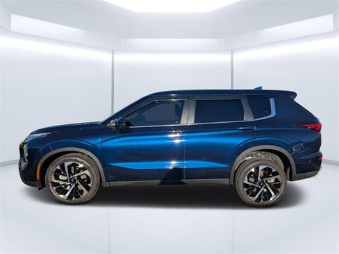 Used 2024 Mitsubishi Outlander SE image 6