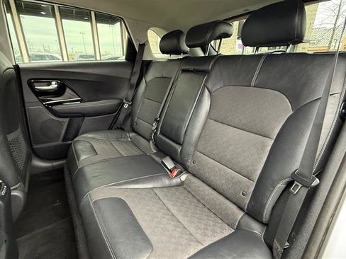 Used 2019 Kia Niro EX image 17