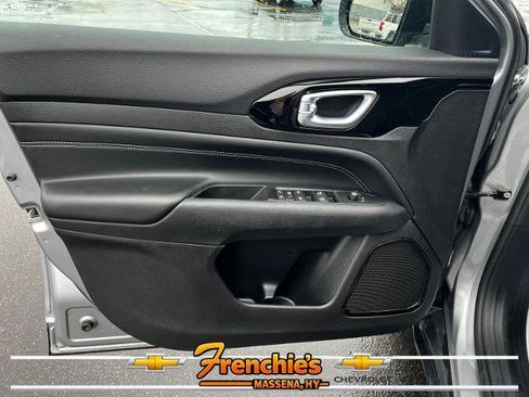Used 2022 Jeep Compass Latitude w/ Convenience Group AWD/4WD image 33