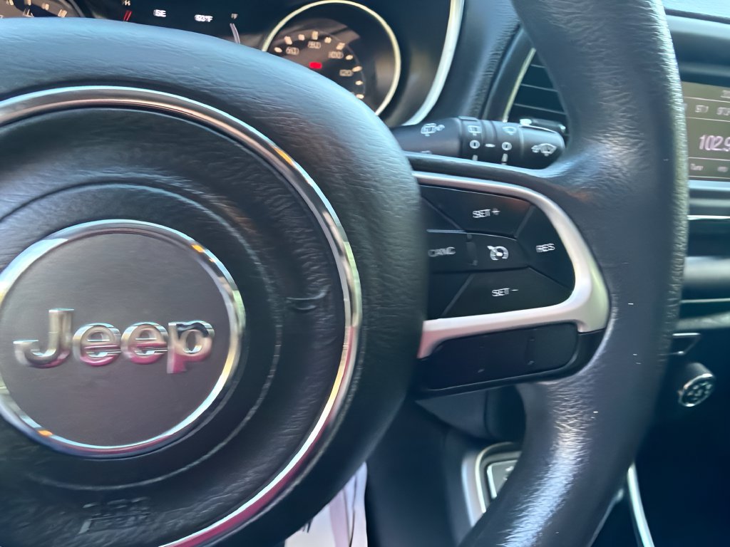 Used 2018 Jeep Compass Sport w/ Mopar Graphics Package FWD image 15