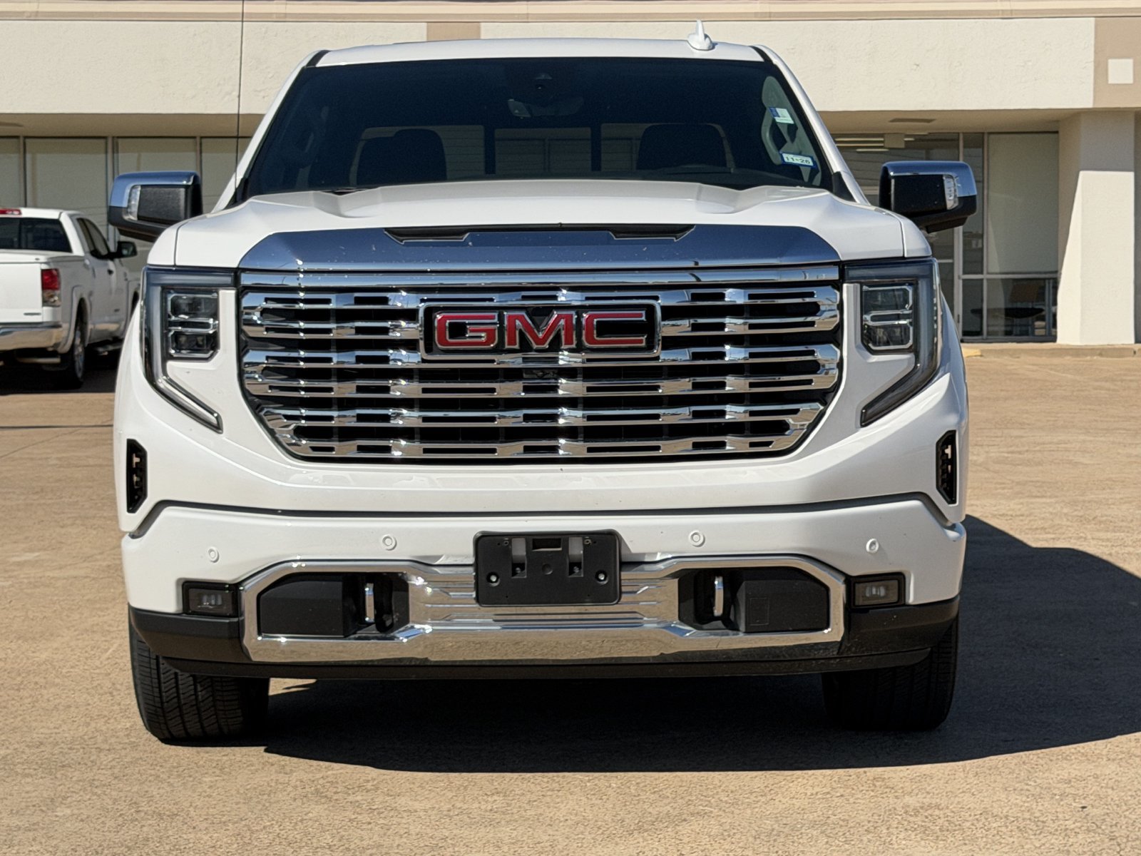 Used 2025 GMC Sierra 1500 Denali w/ Denali Reserve Package AWD/4WD image 9