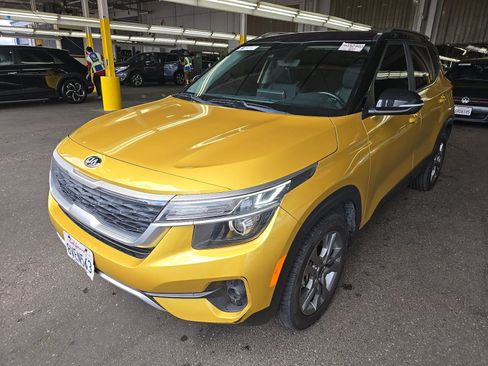 Used 2021 Kia Seltos S FWD image 2