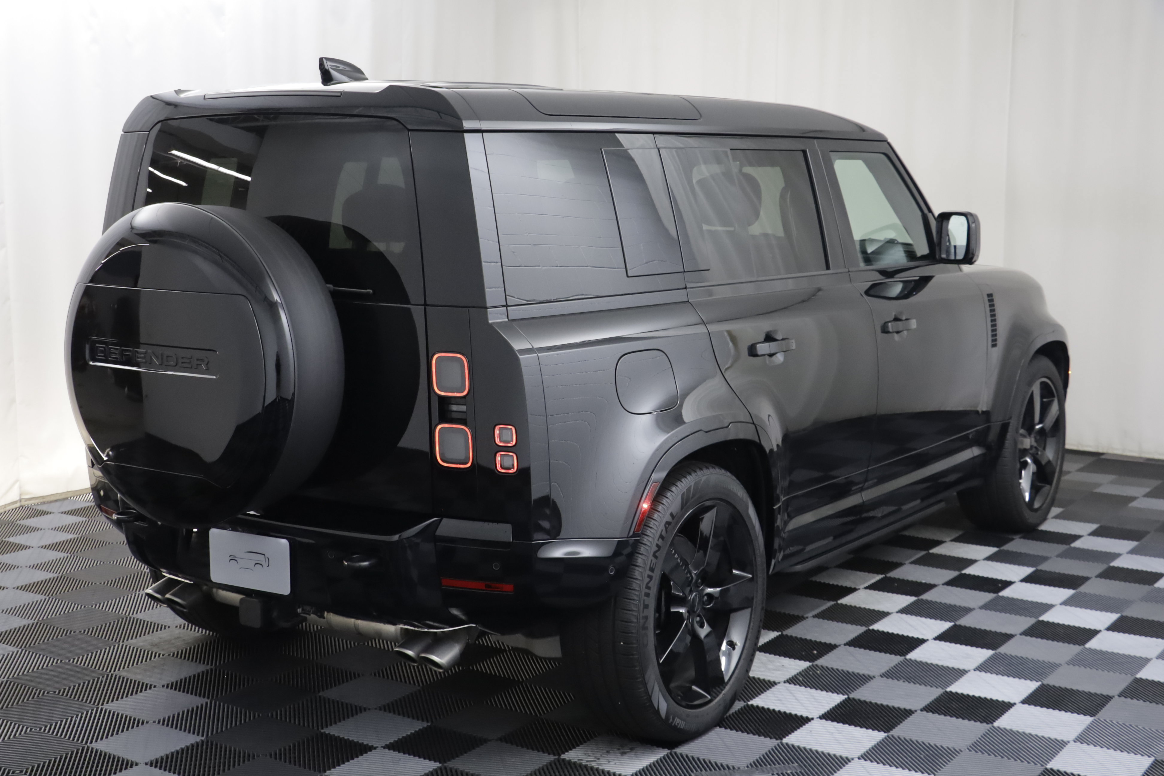 Certified 2026 Land Rover Defender 110 V8 AWD/4WD image 22