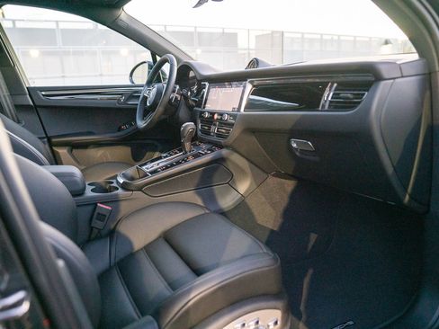 New 2026 Porsche Macan image 26