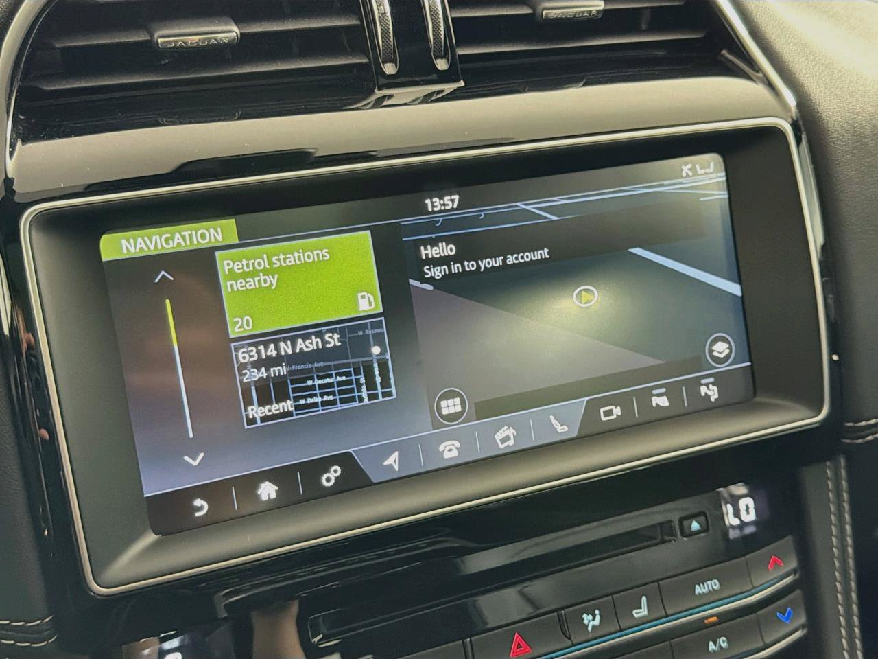 Used 2018 Jaguar F-PACE S AWD/4WD image 37