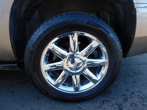 Used 2011 GMC Yukon Denali image 26