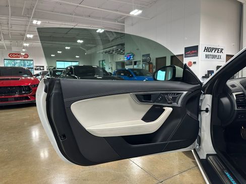Used 2023 Jaguar F-TYPE Coupe RWD image 9