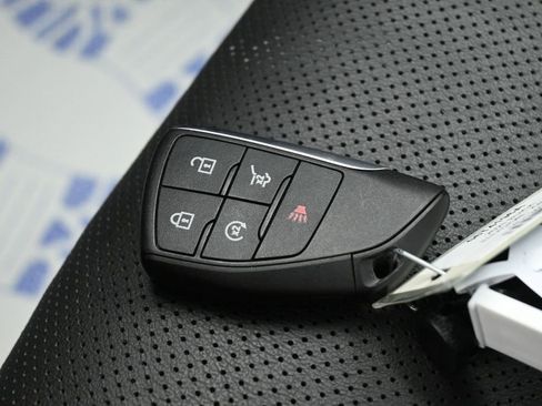 Used 2021 Buick Envision Essence w/ Sport Touring Package AWD/4WD image 32