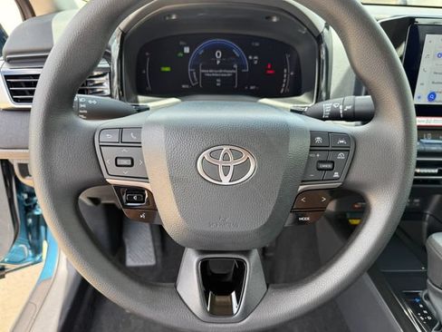 Used 2026 Toyota Camry LE w/ Convenience Package FWD image 15