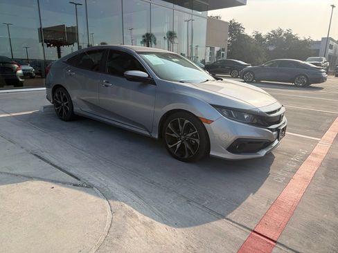 Used 2020 Honda Civic Sport image 2