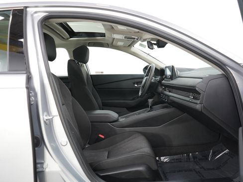 Used 2024 Honda Accord EX image 10