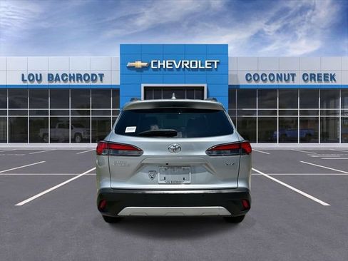 Used 2023 Toyota Corolla Cross XLE w/ Convenience Package FWD image 7