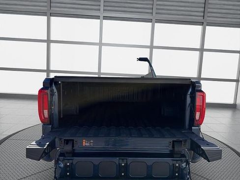 Used 2019 GMC Sierra 1500 SLT w/ SLT Premium Plus Package AWD/4WD image 39