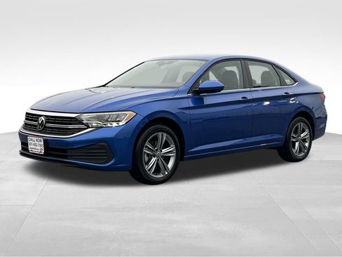 Used 2024 Volkswagen Jetta SE image 2