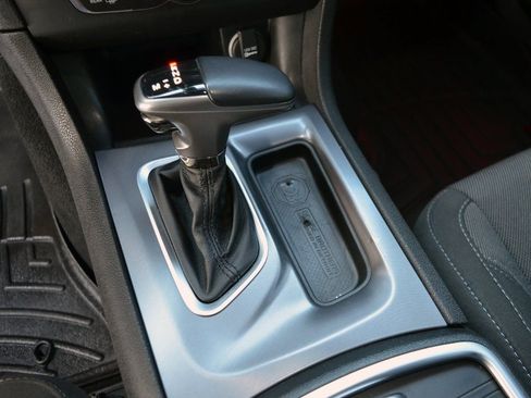 Used 2020 Dodge Charger SXT AWD/4WD image 17