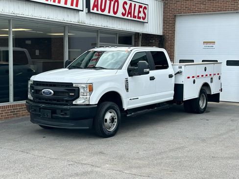 Used 2022 Ford F350 XL w/ Power Equipment Group image 4