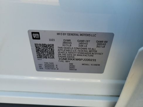 Used 2023 Chevrolet Traverse Premier FWD image 38