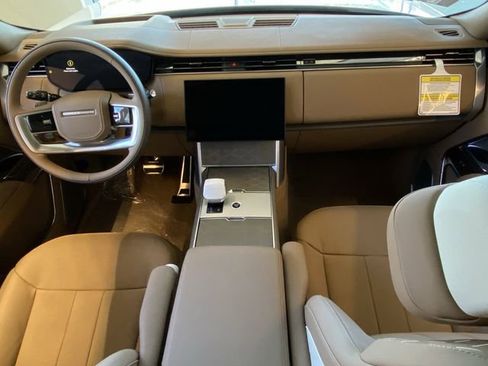 New 2025 Land Rover Range Rover SV image 13