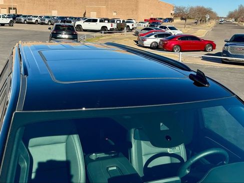 Used 2024 Chevrolet Tahoe Z71 w/ Luxury Package image 12