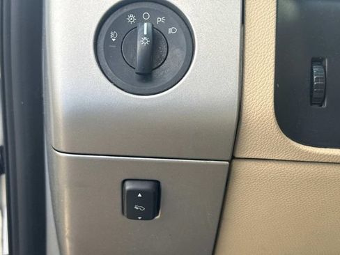 Used 2014 Ford Expedition EL XLT w/ Equipment Group 202A RWD image 29