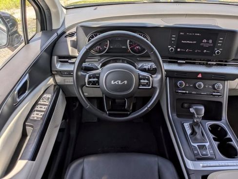 Certified 2024 Kia Carnival LX FWD image 21