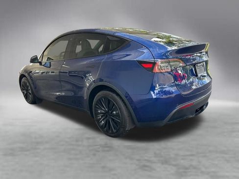 Used 2022 Tesla Model Y Long Range AWD/4WD image 4