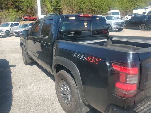 Used 2025 Nissan Frontier PRO-4X w/ Pro Convenience Package image 10