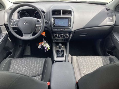 Used 2025 Mitsubishi Outlander Sport AWD image 16