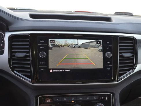 Used 2022 Volkswagen Atlas SEL Premium image 22