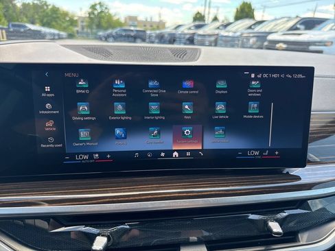 Used 2025 BMW X7 xDrive40i AWD/4WD image 17