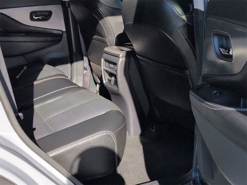 Used 2024 Nissan Murano SL image 21