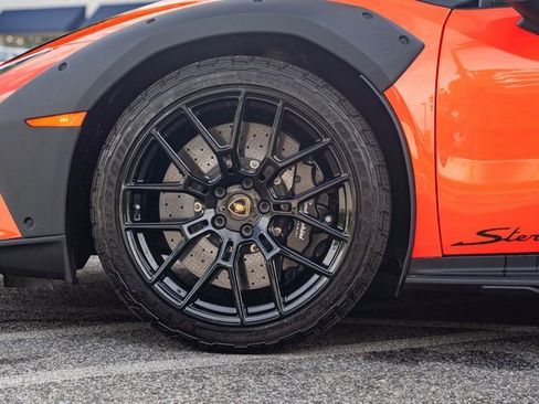 Used 2023 Lamborghini Huracan Sterrato image 12
