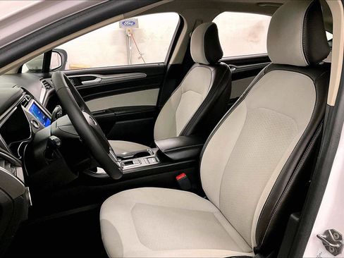 Used 2020 Ford Fusion SE w/ Equipment Group 151A image 24