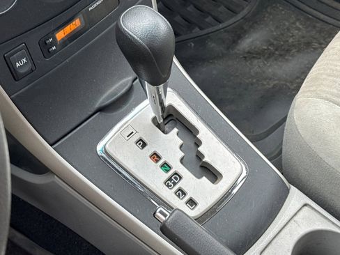 Used 2010 Toyota Corolla LE image 19