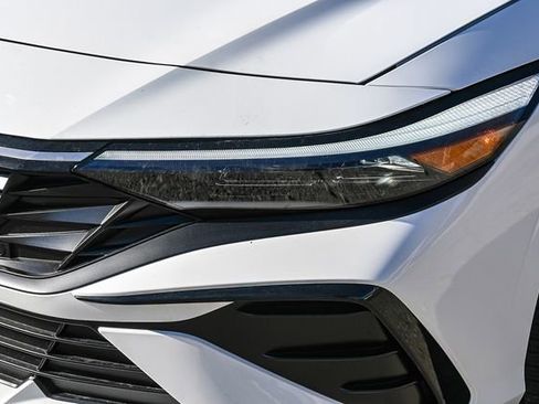 New 2026 Hyundai Elantra Limited FWD image 13