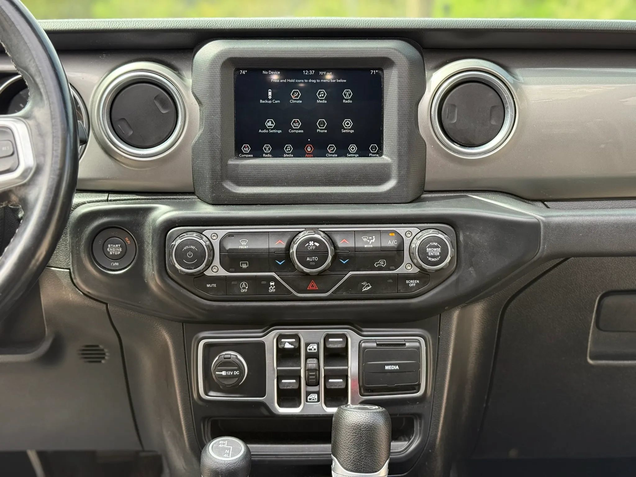 Used 2020 Jeep Wrangler Unlimited Sahara AWD/4WD image 27