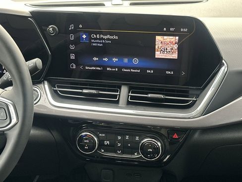 Used 2025 Chevrolet Trax ACTIV w/ Driver Confidence Package image 25