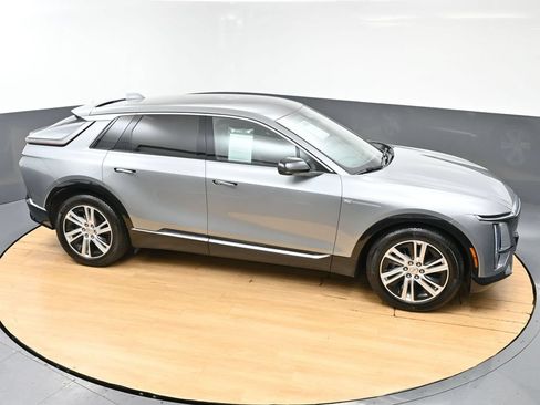 Used 2024 Cadillac Lyriq Tech RWD image 8