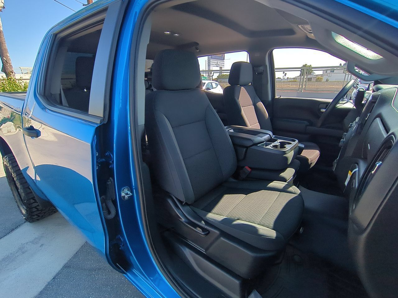 Used 2022 Chevrolet Silverado 1500 Custom AWD/4WD image 26