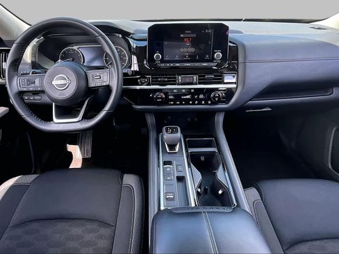 Used 2025 Nissan Pathfinder SV FWD image 15