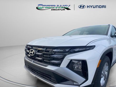 New 2026 Hyundai Tucson SE image 3