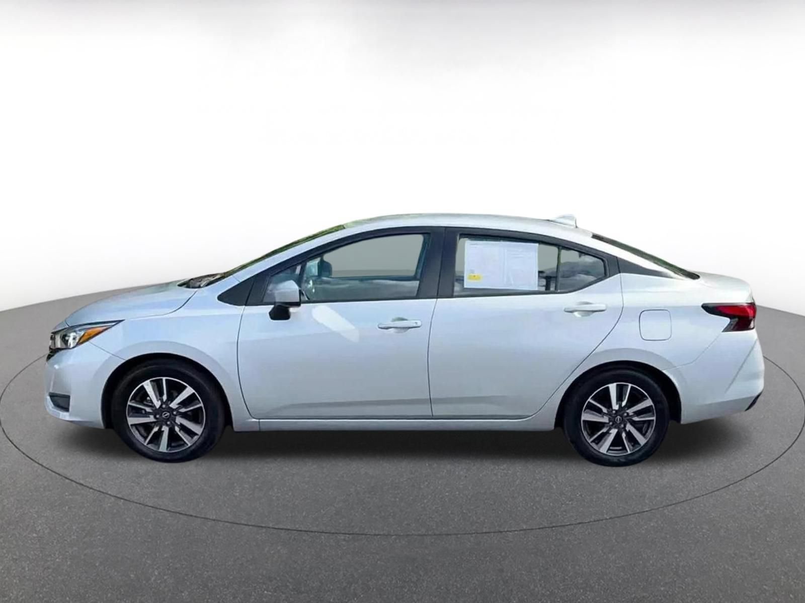 Used 2025 Nissan Versa SV FWD image 8