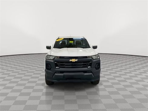 Used 2024 Chevrolet Colorado W/T image 3