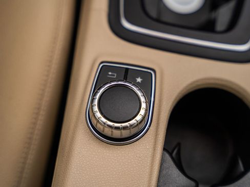 Used 2019 Mercedes-Benz GLA 250 image 30