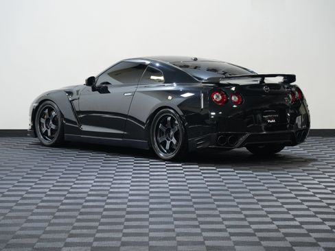 Used 2015 Nissan GT-R Black Edition AWD/4WD image 8